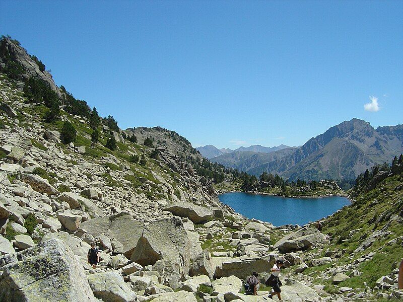 File:Lac de Madamette.JPG