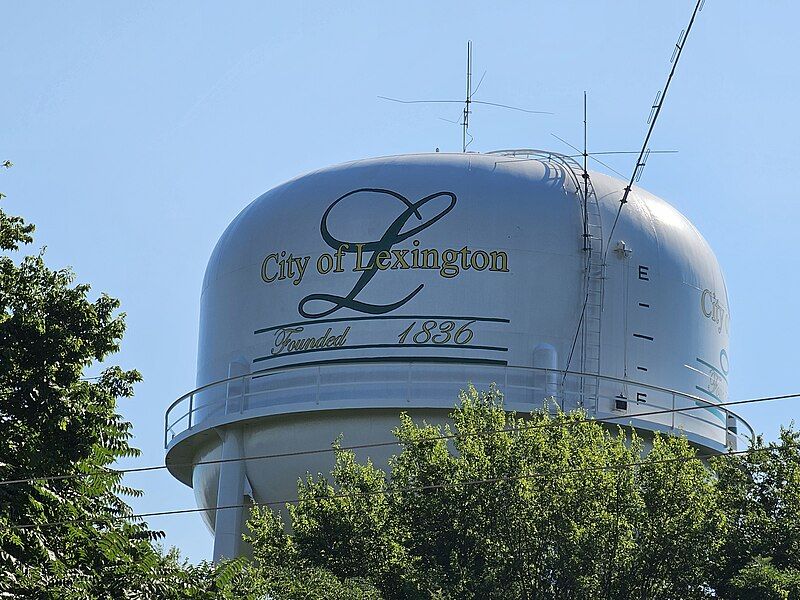 File:LexingtonMSWaterTower.jpg