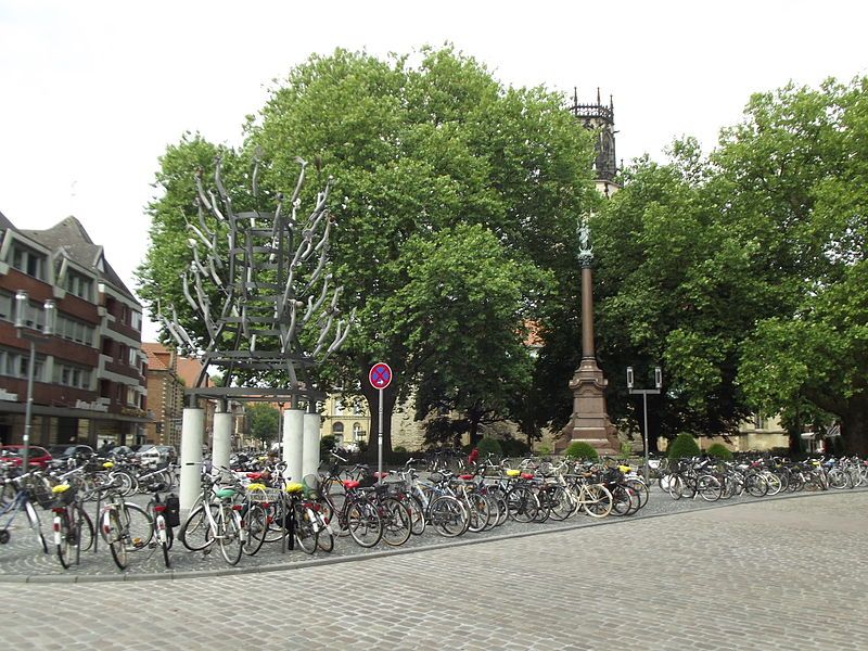 File:Marienplatz Münster 2013.jpg