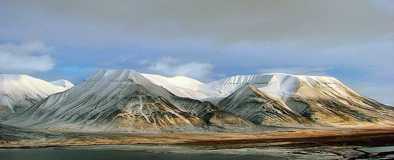 File:Operafjellet-Seen-From-Plataafjellet.jpg