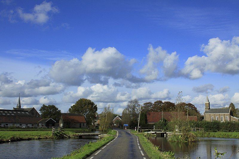 File:Reeuwijk-Dorp..JPG