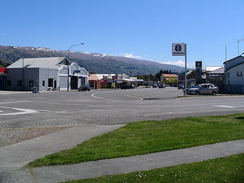 File:Roxburgh, New Zealand.jpg