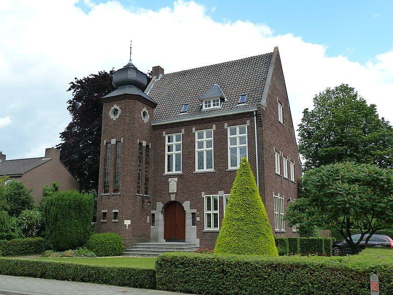 File:Urmond-Raadhuisstraat 52.JPG