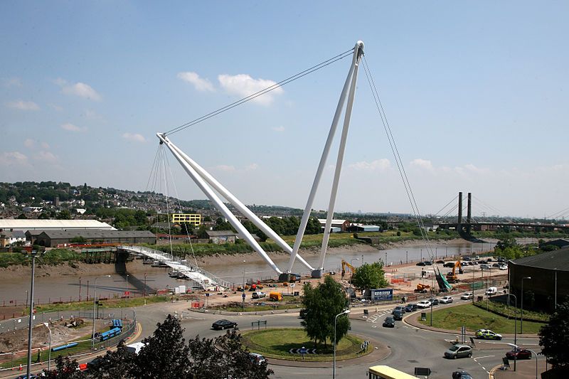 File:UskBridge construction.jpg