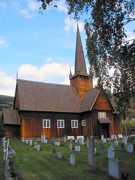 File:Vågå kirke 2.jpg