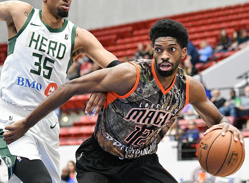 File:Amile Jefferson 2019.jpg