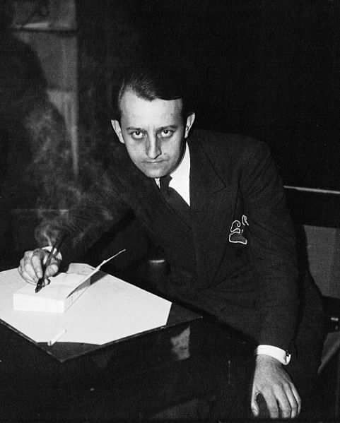 File:André Malraux 1933.jpg