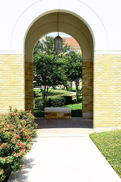 File:Archway TCU.jpg