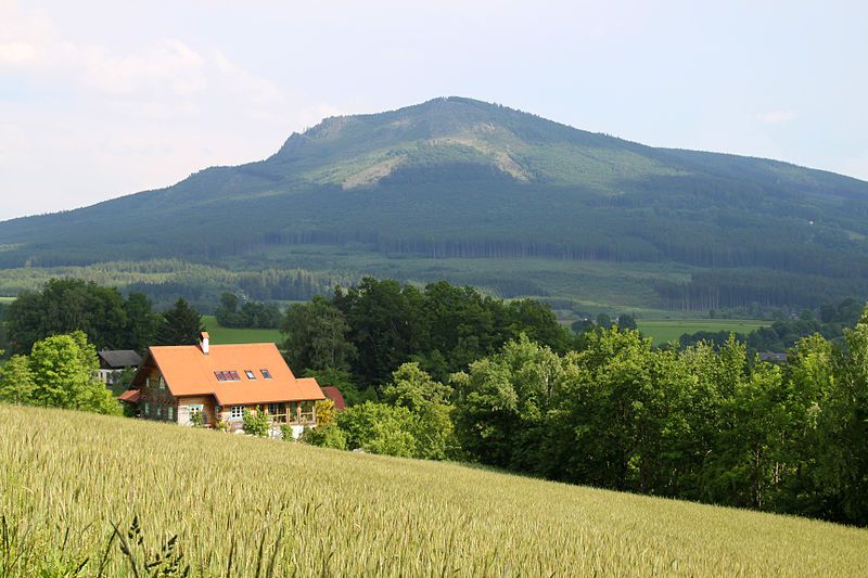 File:BlickKleinerGroßerPeilstein.JPG