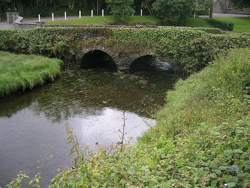 File:Bridge in durrus.JPG