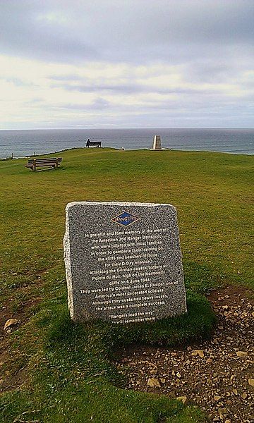 File:Bude Memorial.jpg