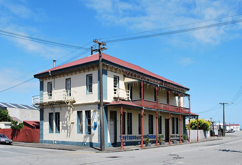 File:Greymouth Neptune Backpackers.JPG