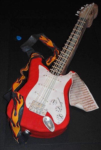 File:Guitar cake.JPG