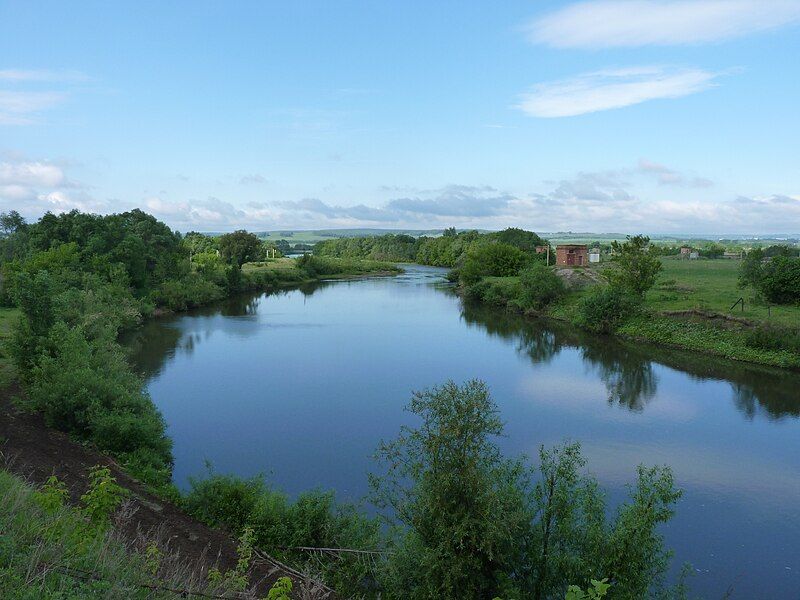 File:Ik river.jpg