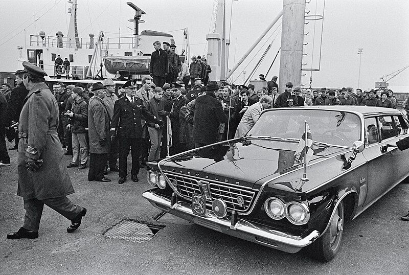 File:Kekkosen Chrysler 1968.jpg