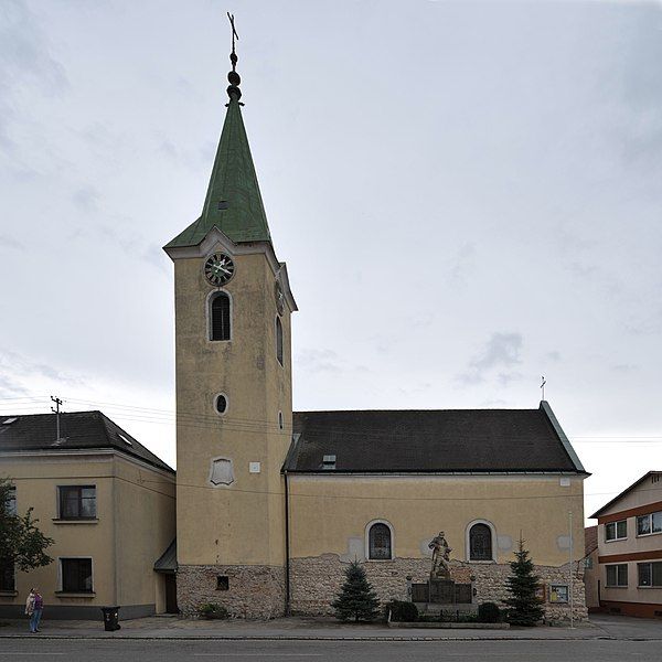 File:Loimersdorf Kirche.jpg