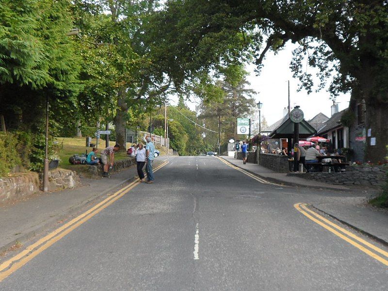 File:Main Street, Balmaha.JPG