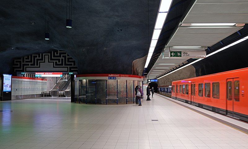 File:Ruoholahden metroasema.jpg