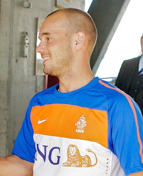 File:Sneijder crop.jpg