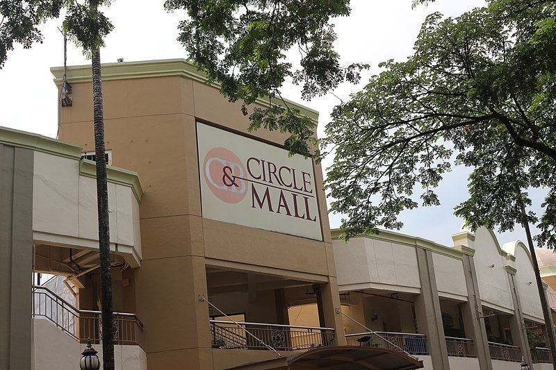 File:C&B Circle Mall.jpg