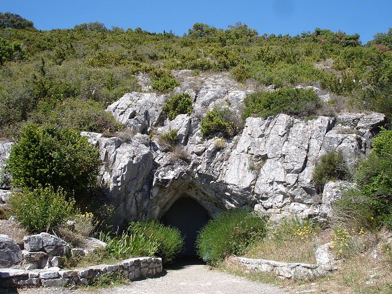 File:France-Grotte de Limousis-Entree.jpg