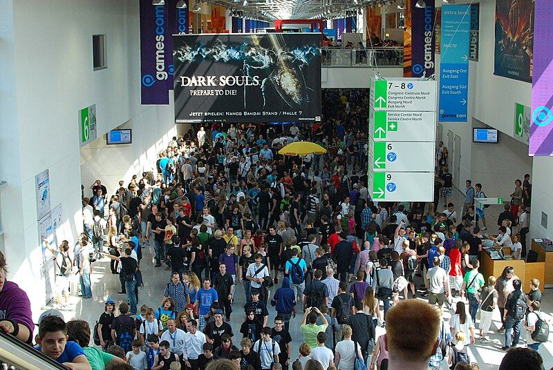 File:GamesCom 2011 (6055997148).jpg