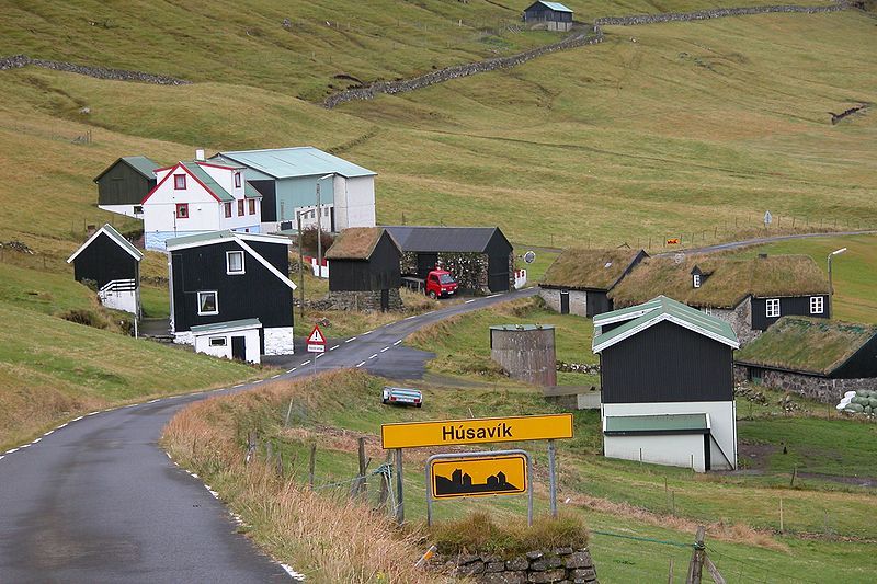 File:Húsavík, Faroe Islands.JPG