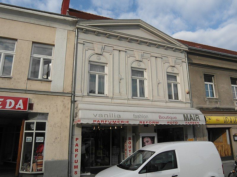 File:Korneuburg-Hauptplatz21.jpg