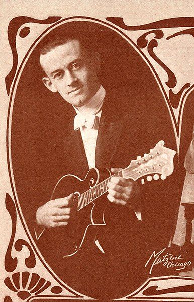 File:Lloyd Loar 1918.jpg