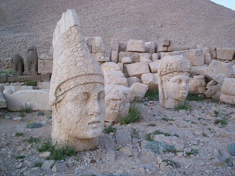 File:Nemrut-kahta.JPG