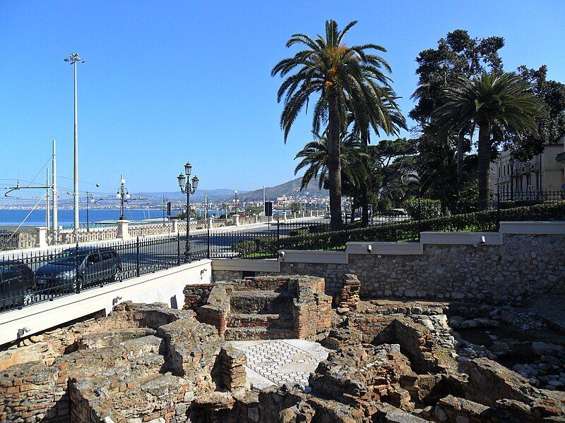 File:Reggio Calabria-Terme romane.jpg