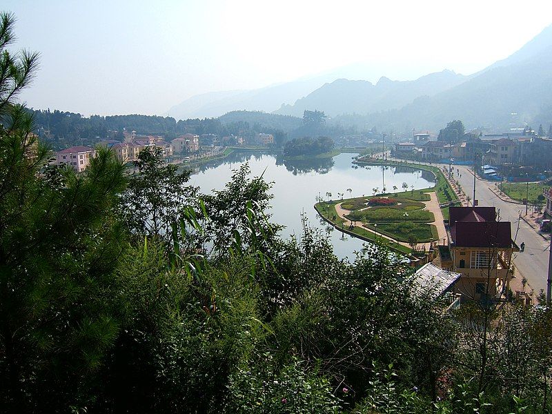 File:Sa Pa lake.JPG