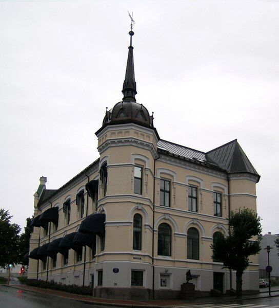 File:Skien Sparebank.jpg