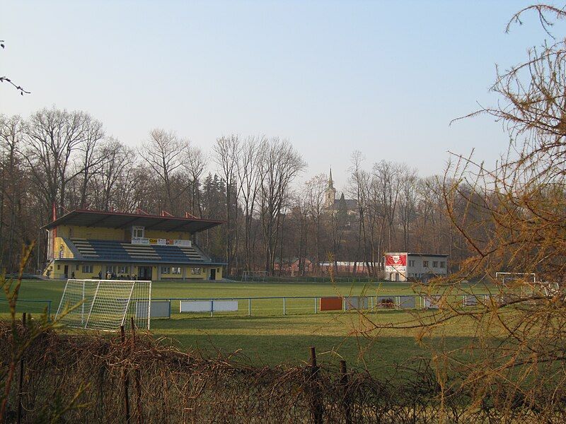 File:Slavičín, stadion.jpg