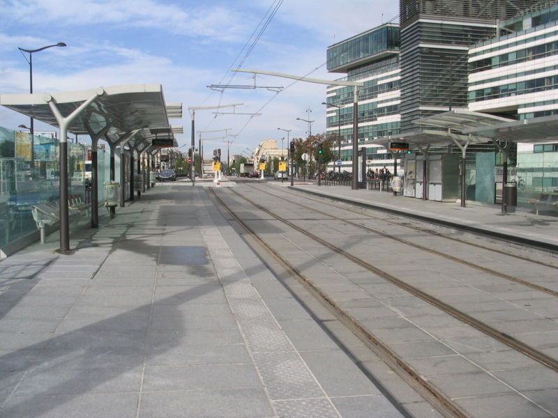 File:Station garigliano.jpg