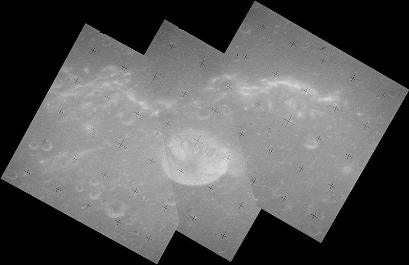 File:Wallach crater AS15-92-12523-12524-12525.jpg