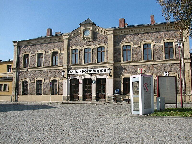 File:Bahnhof Potschappel.JPG