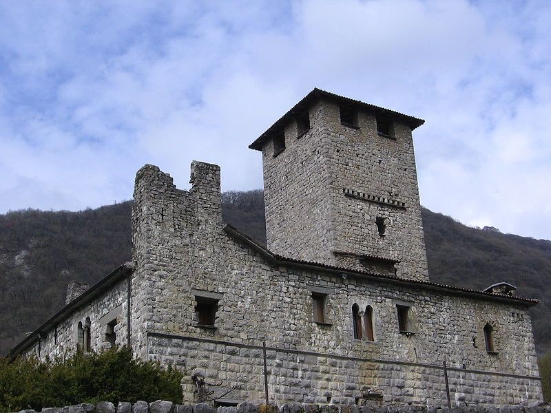 File:Bianzano castello 03.jpg