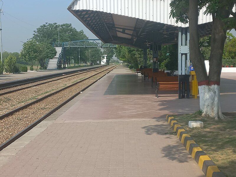 File:Chaklala railway station1.jpg