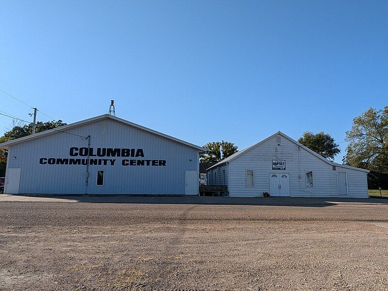 File:ColumbiaIowaCoommunityCenter.jpg