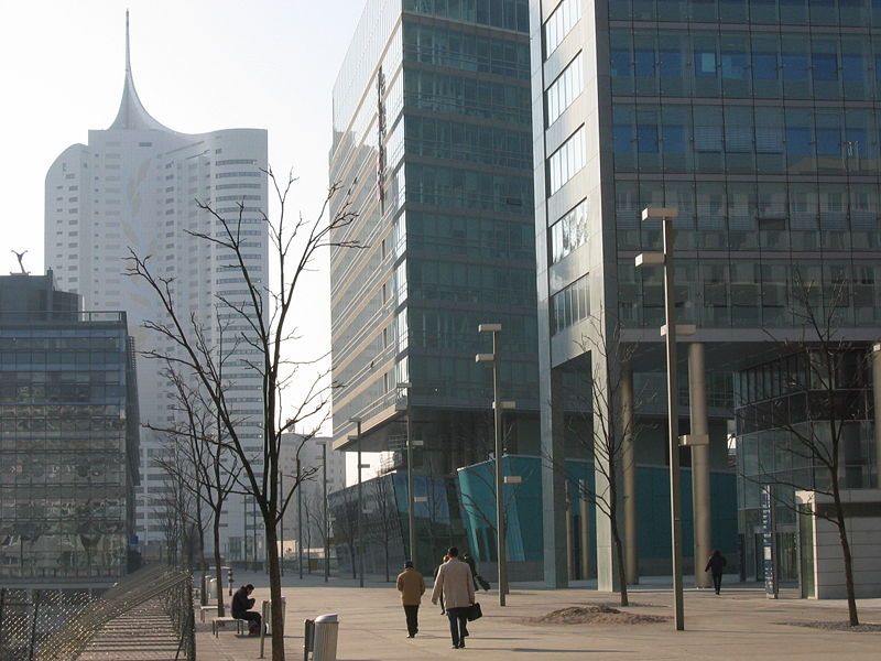 File:Donaucity street.jpg