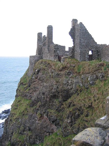 File:Dunluce castle.jpg