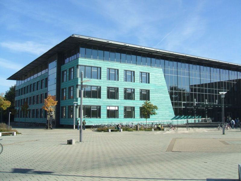 File:EMAU - Unibibliothek.jpg