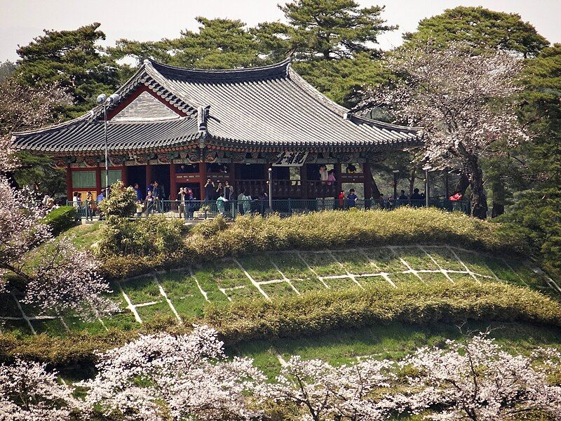 File:Gyeongpodae Pavilion Gangneung.JPG