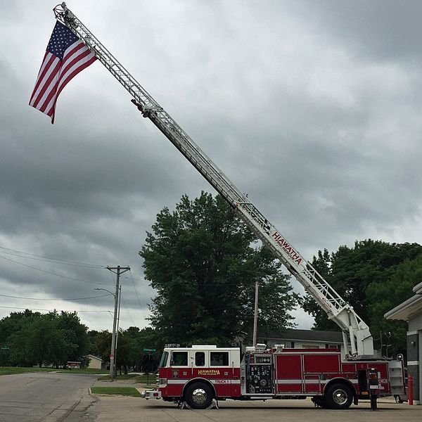 File:Hiawatha Fire Department.jpg