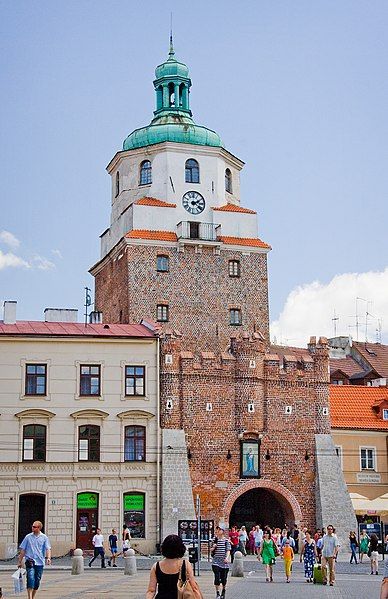 File:Krakowska Gate (5613990184).jpg