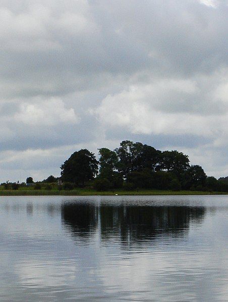 File:Lough Kinale 1.jpg