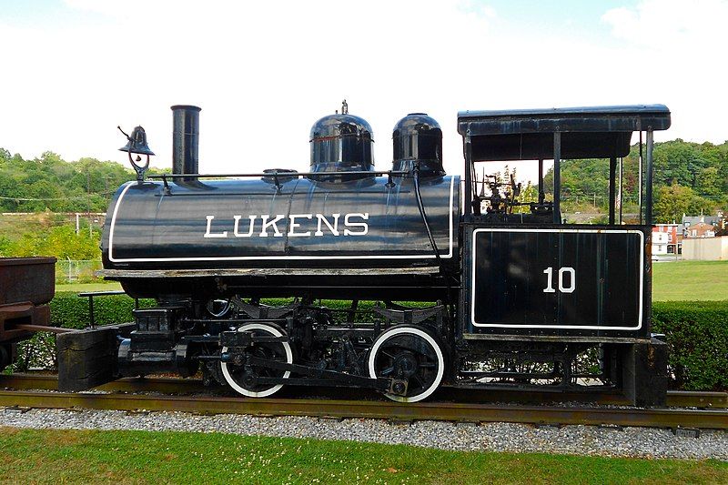 File:Lukens 10 engine.JPG