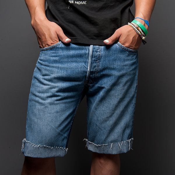 File:Man wearing cutoffs.jpg