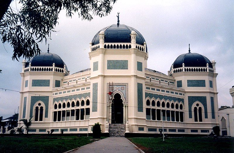 File:MasjidMedan.jpg